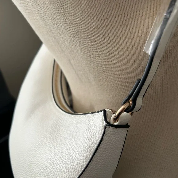 Small Off White Shoulder/ Crossbody - Picture 6 of 9